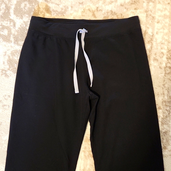 FIGS Livingston scrub pants 2 pack - Picture 2 of 3